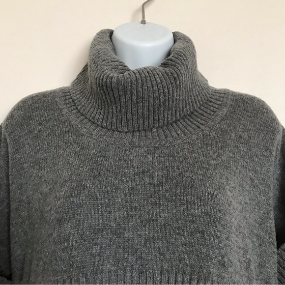 Logix Gray Short Sleeve Turtleneck Sweater Sz Small Lambswool Blend Button Sides - Picture 3 of 9